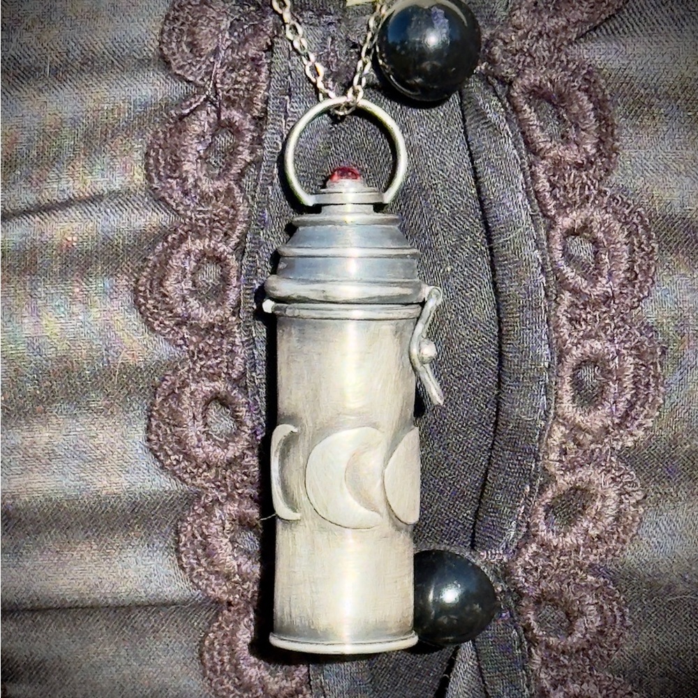 Intention Locket - Picture 5 of 8